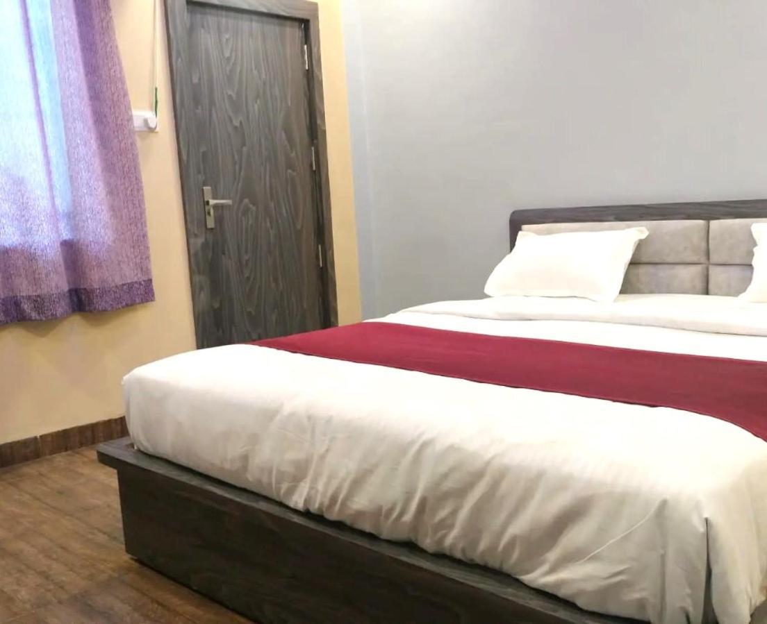 Baba Hotel Shāmpur Exterior foto